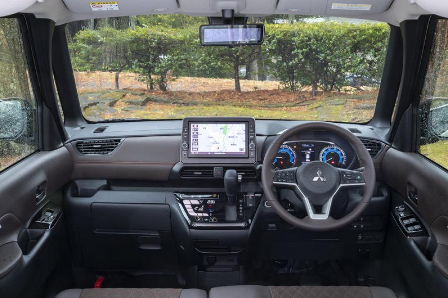 Торпедо Mitsubishi eK X Space 2020 года  (фото 9 из 40)
